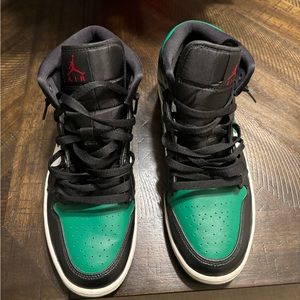 Jordan 1 mid pine greens